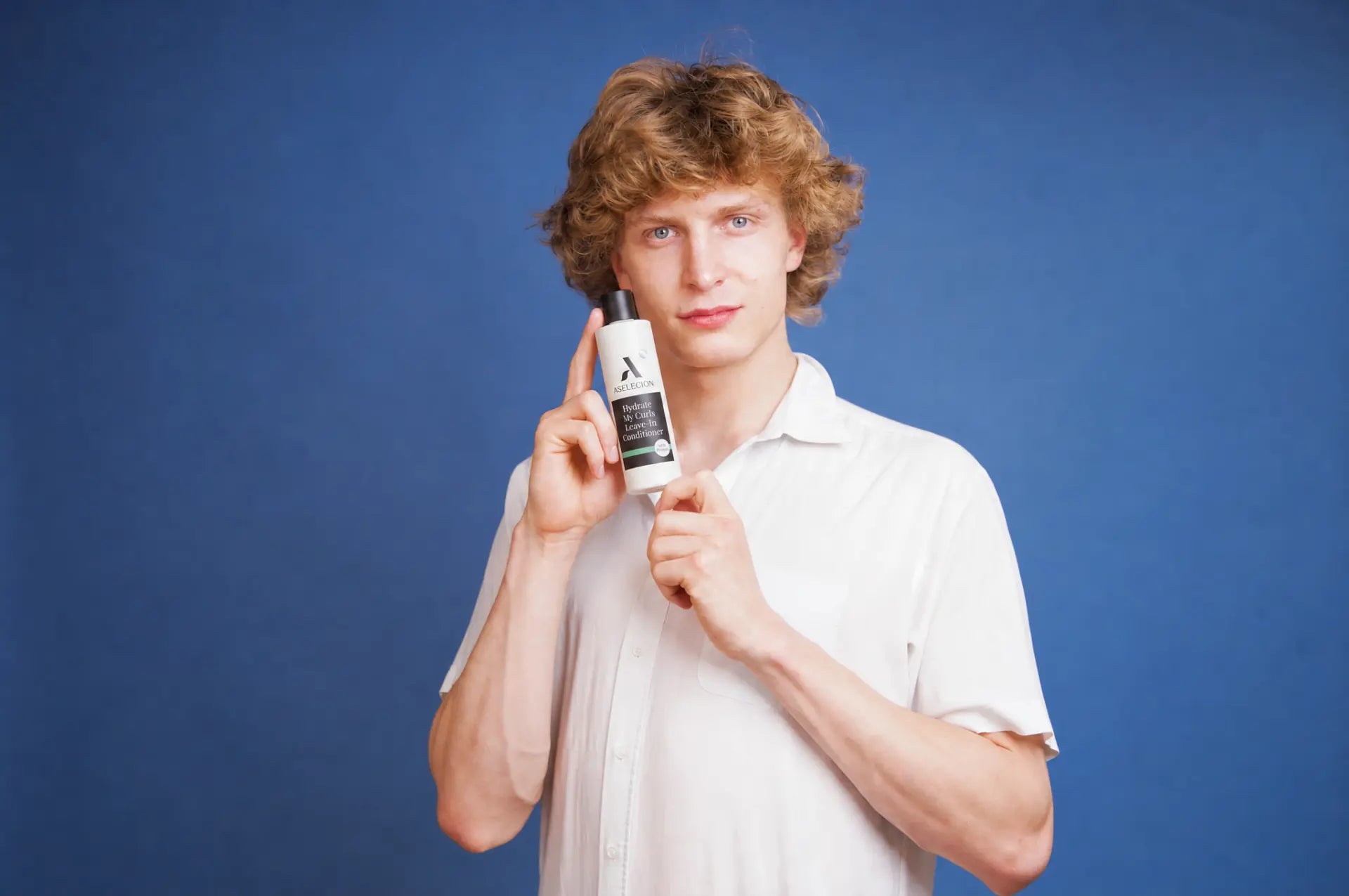 Nino, Gründer von ASELECION, mit Hydrate My Curls